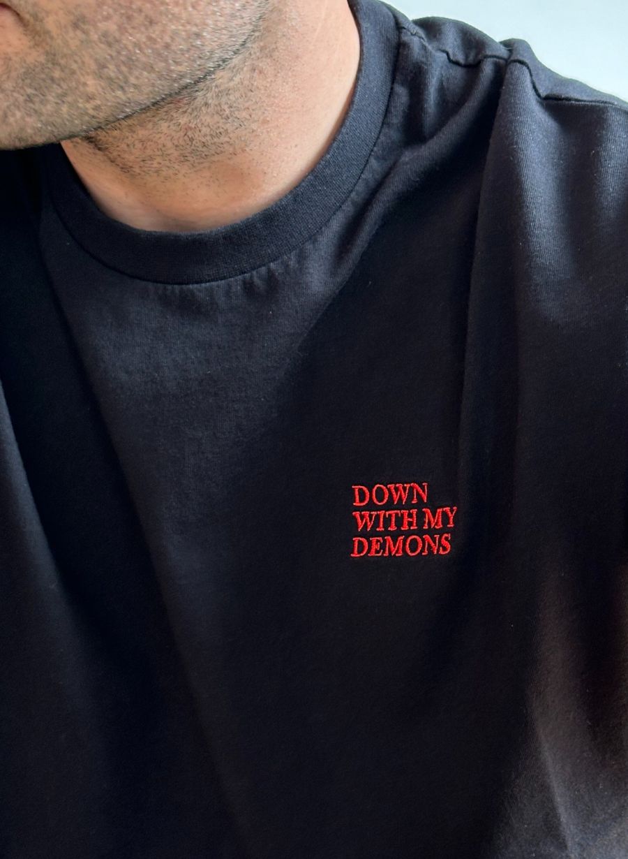 KEEP MY DEMON Tシャツ 黒 DOWN WITH MY DEMONS T-Shirt – GENTLESHRIMP